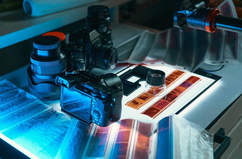 Scanner à plat avec passe-vues négatifs et diapos Epson